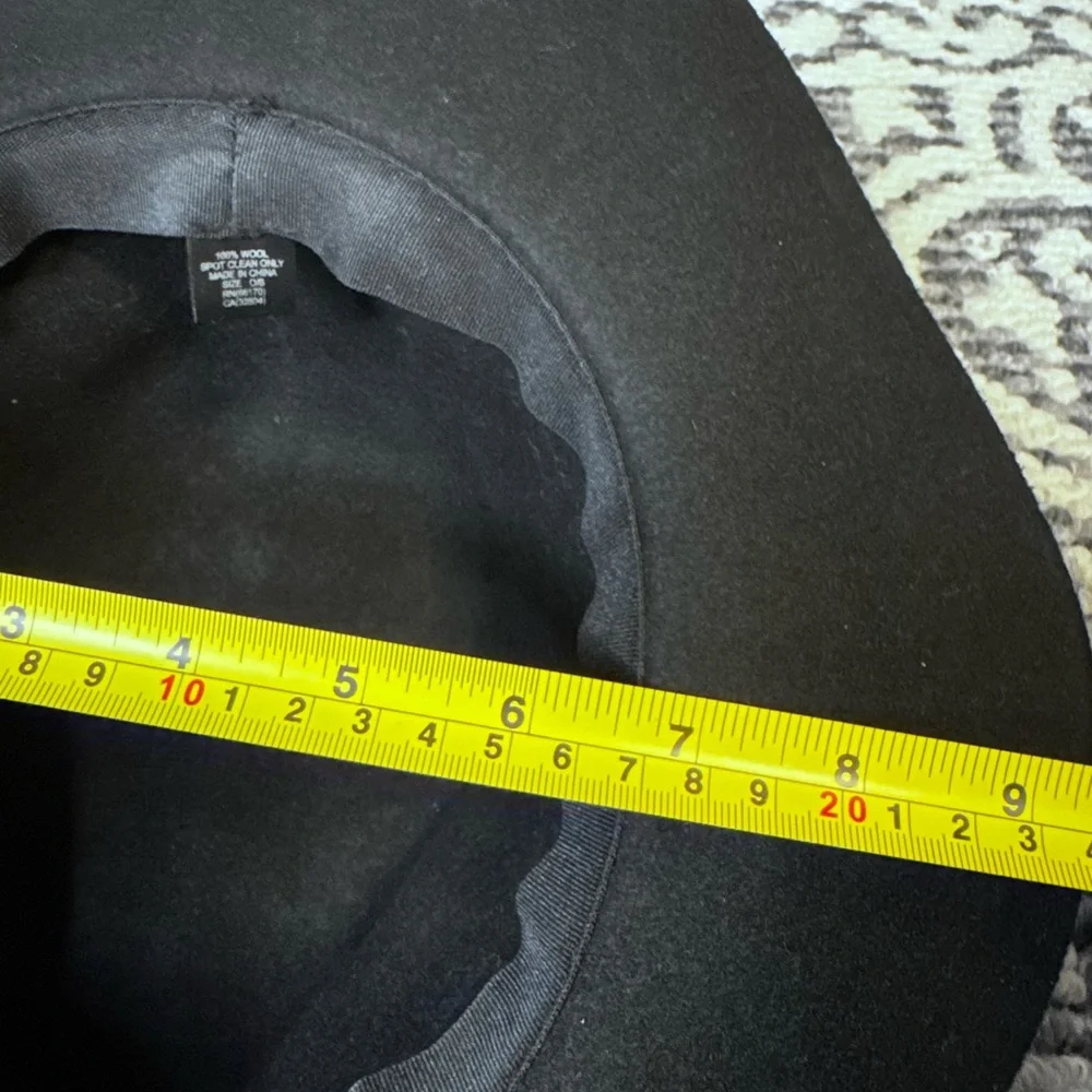 Urban Outfitters Black Felt Wide-Brim Fedora - Picture 3 of 3